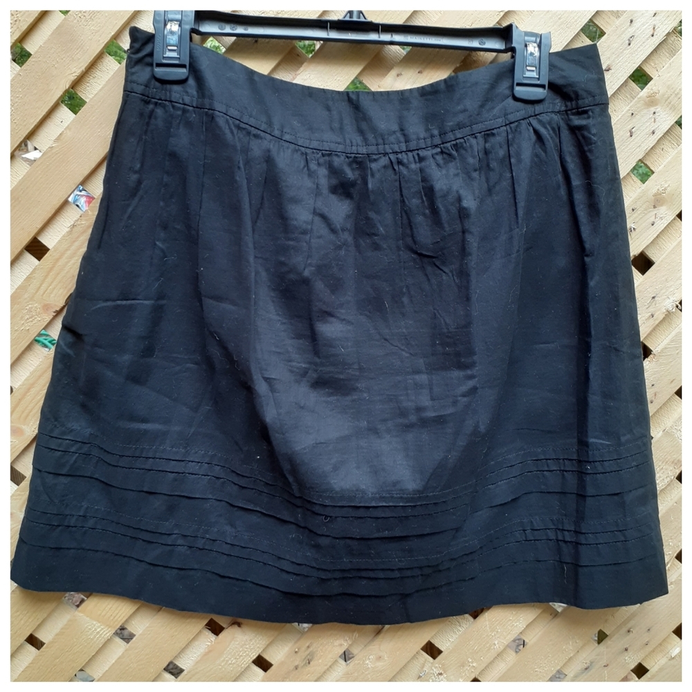 $1 add on item 💥5/$15💥 Black Loft Skirt - Picture 4 of 5